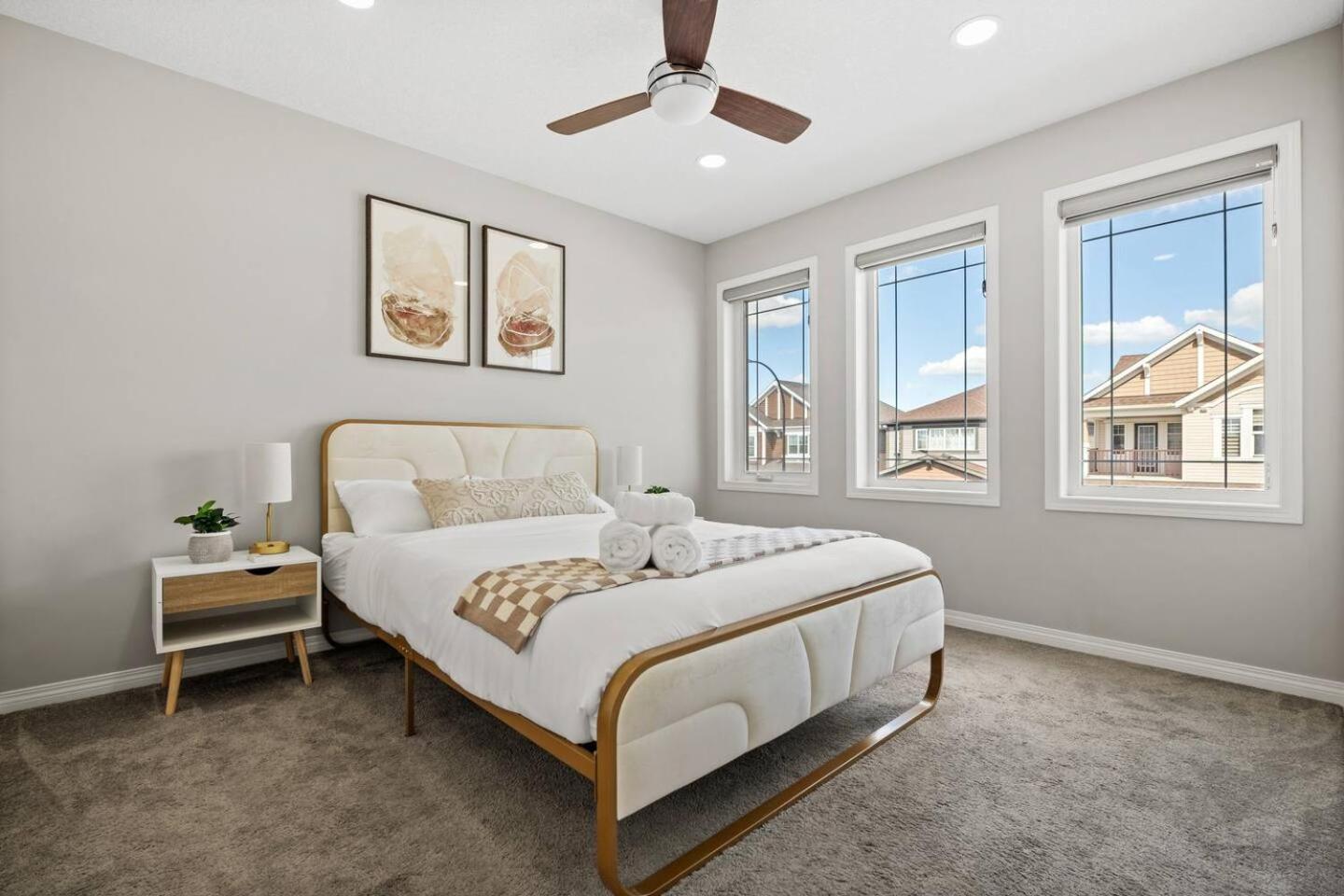 Hébergement de vacances Stylish Designer's Favorite With Free Banff Pass, Netflix, Double Garage, Sleeps 8